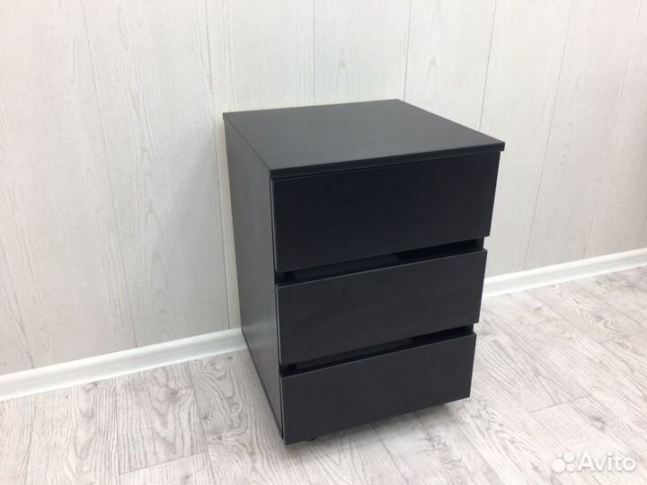 Тумба прикроватная