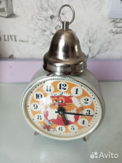 Часы будильник СССР