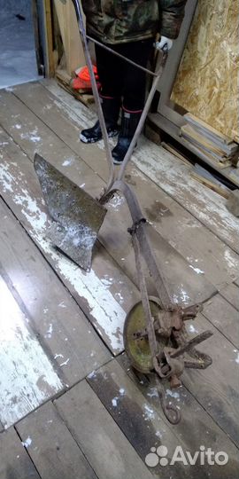 Конный плуг и окучник