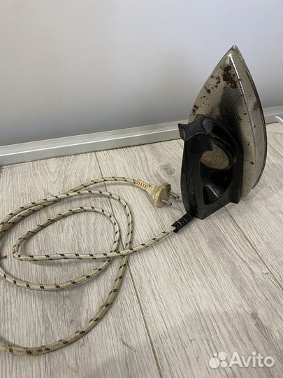 Электроутюг с терморегулятором СССР