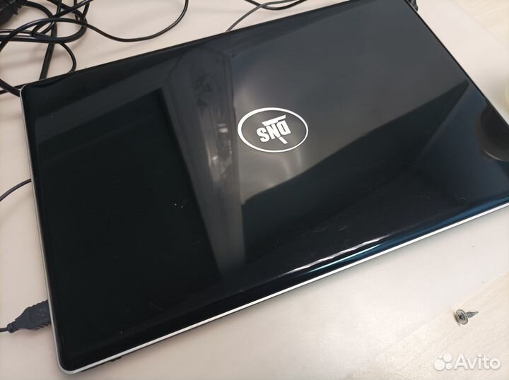 Ноутбук DNS i3/4GB/GT530M SSD+HDD в хорошем состоя