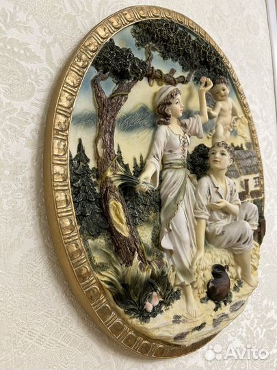 Настенное панно из бисквитного фарфора