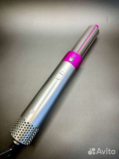 Стайлер Dyson в чемодане