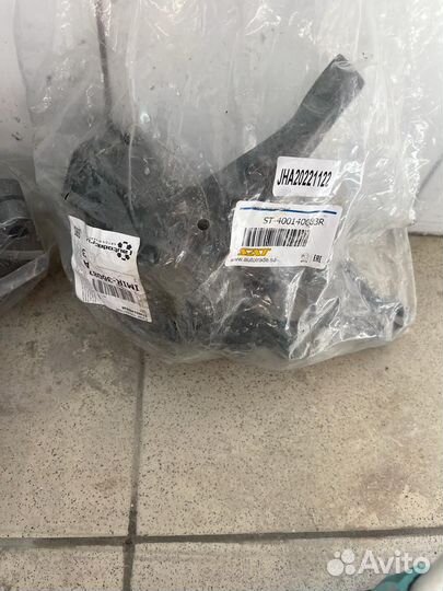 2 кулака поворотных передний левый и правый