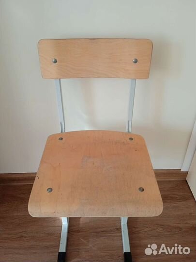 Стул ученический регулируемый