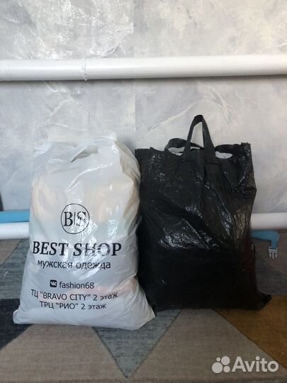 Отдам 2 пакета вещей