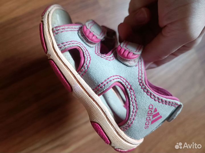 Босоножки adidas для девочки