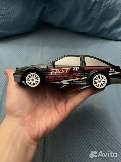 Машинка на пульте управления