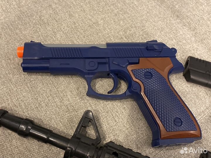 Набор полицейского, пистолеты