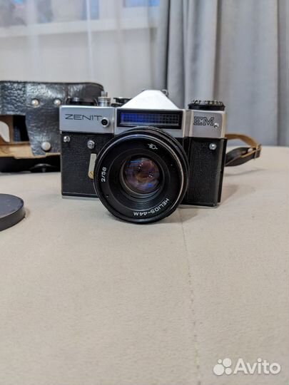 Плёночный фотоаппарат Зенит