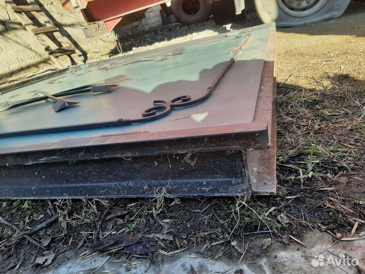 Ворота гаражные металлические