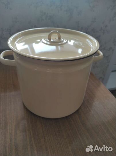 Кастрюля эмалированная