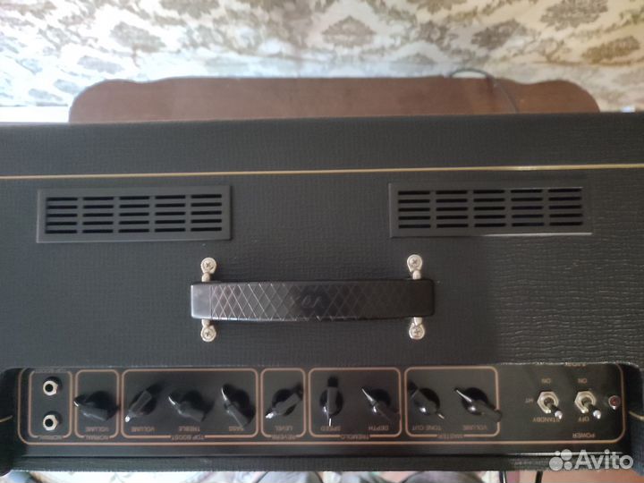 Гитарный комбоусилитель