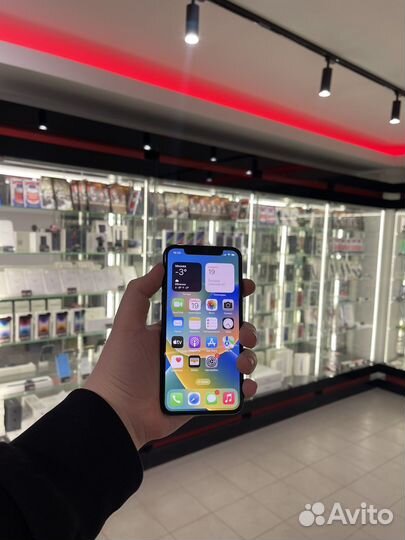 iPhone X 256GB Silver Ростест б/у, кредит