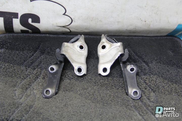 Петля капота Toyota Celsior UCF31-0049182 3UZ 2003