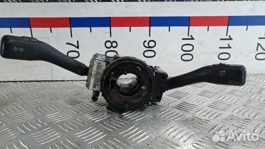 Переключатель поворотов и дворников (стрекоза) volkswagen golf 4 (8BL18Q801)