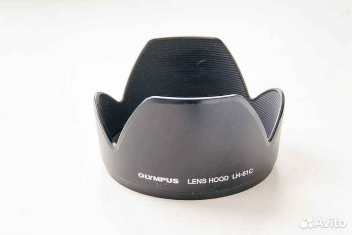 Бленда Olympus LH-61C