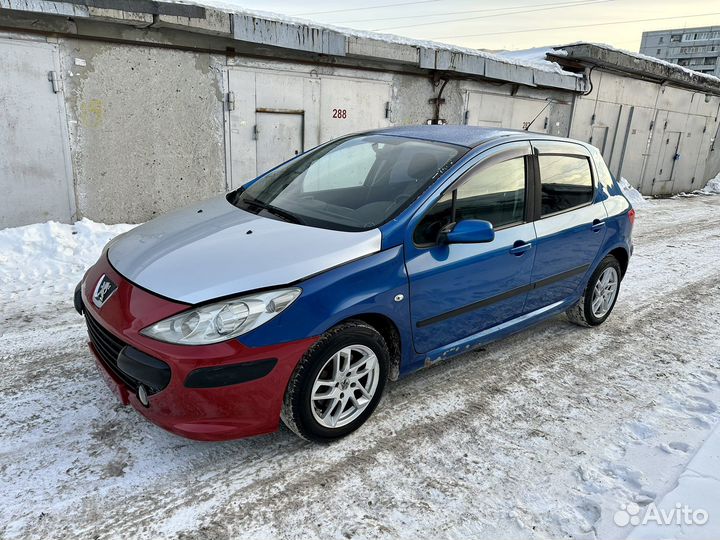 В разбор Peugeot 307