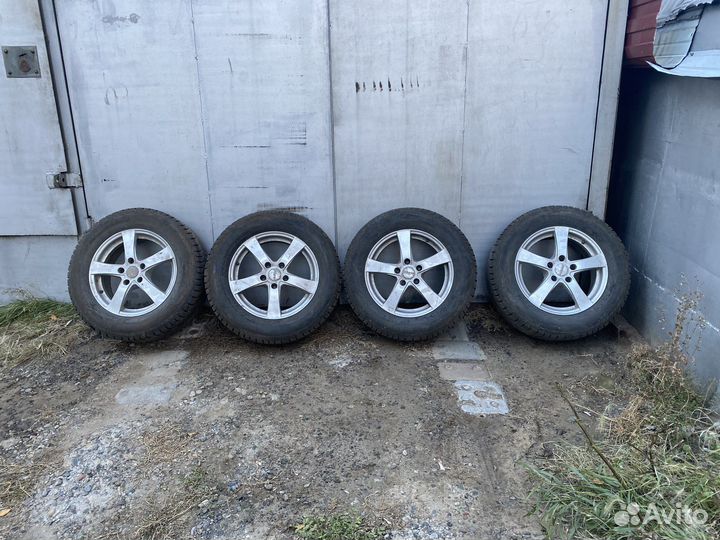Gislaved Nord Frost 5 215/65 R16