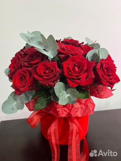 Цветы букеты розы в наличии и с доставкой.розы
