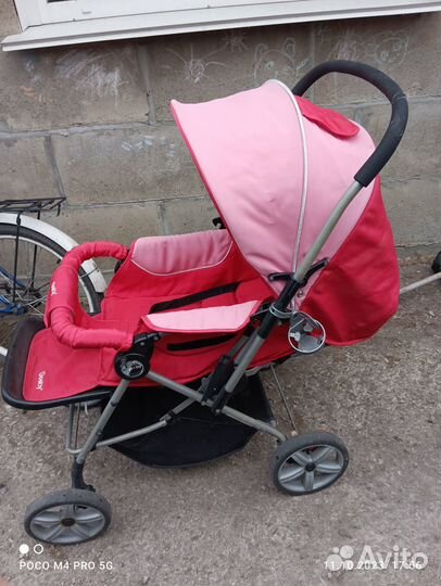 Прогулочная коляска