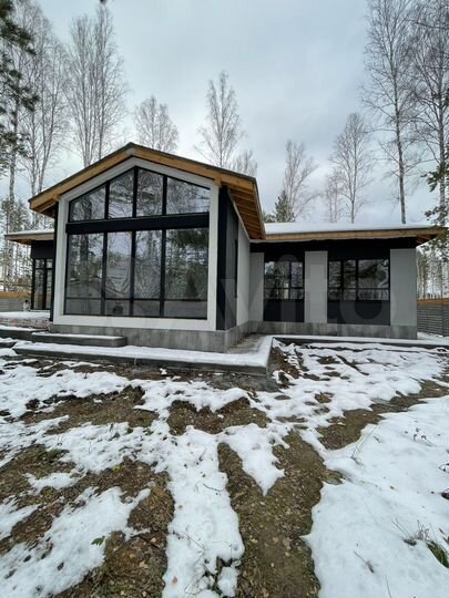 Дом 222,7 м² на участке 10,3 сот.