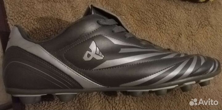 Футбольные бутсы