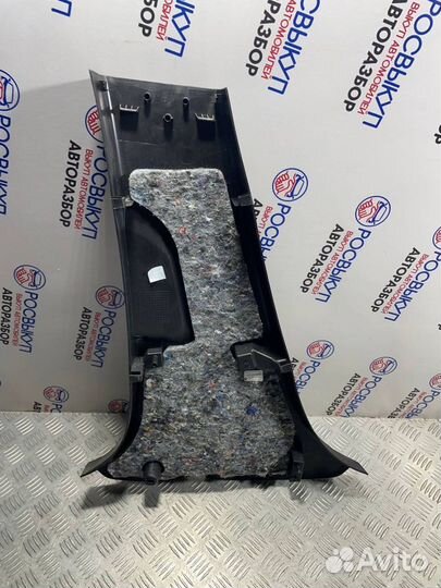 Обшивка стойки Renault Arkana