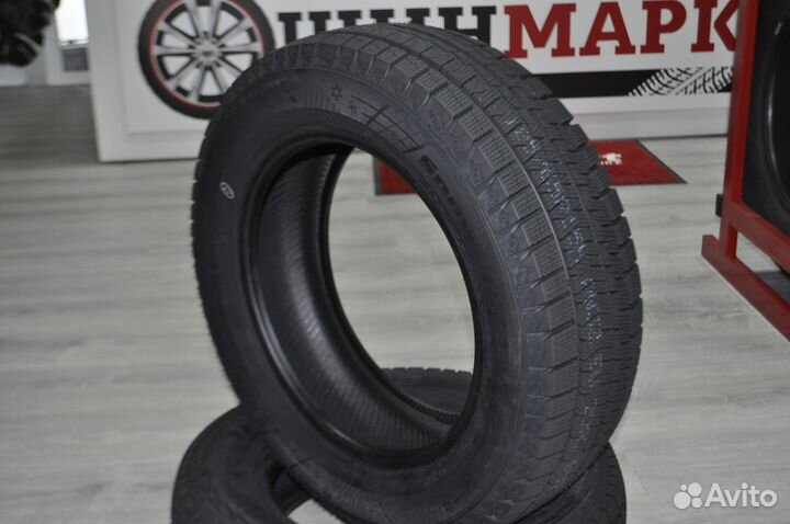 Habilead SnowShoes AW33 275/45 R20 110H