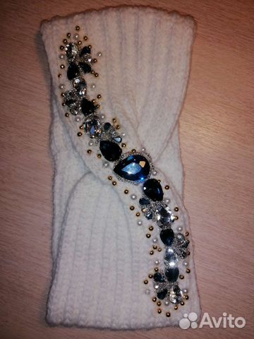 Вязаная повязка вышитая камнями
