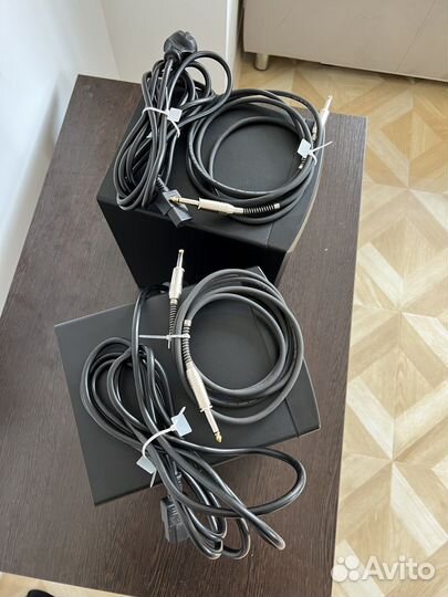 Студийные мониторы JBL LSR 305