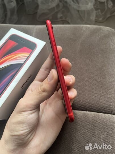 Телефон iPhone se 2020 64 gb