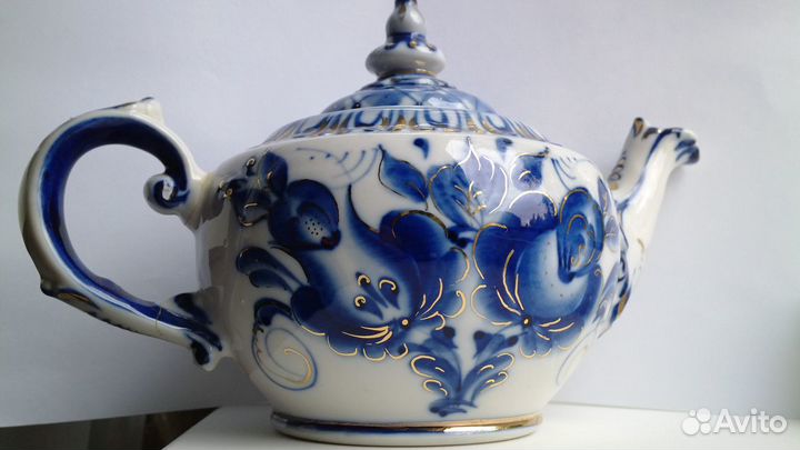 Гжель штоф со стопками, чайник