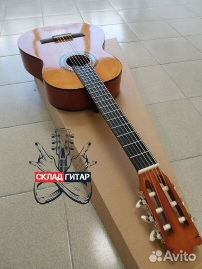 Аналог Yamaha C40 новая