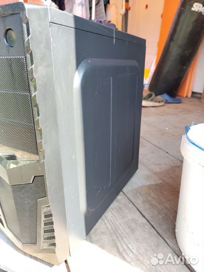 Корпус компьютера пустой