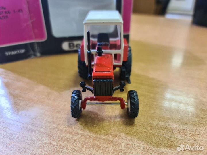 Модель СССР 1:43. Трактор мтз-82 