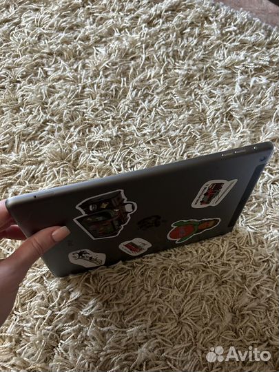 Планшет Apple iPad Air 32Gb MD792RU/A