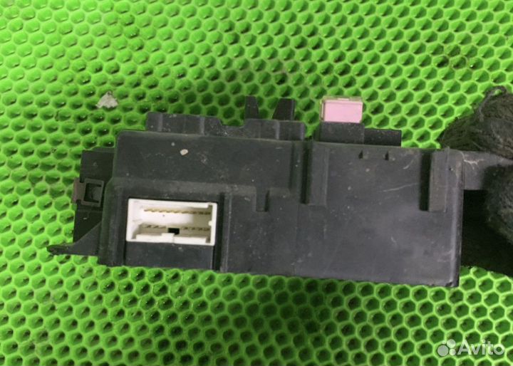 Блок предохранителей салонный Mitsubishi Lancer X