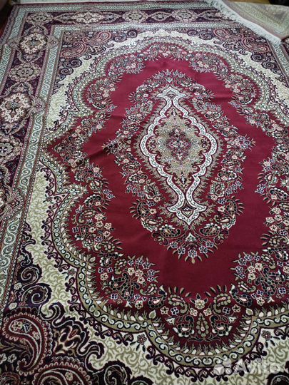 Ковер шерстяной новый