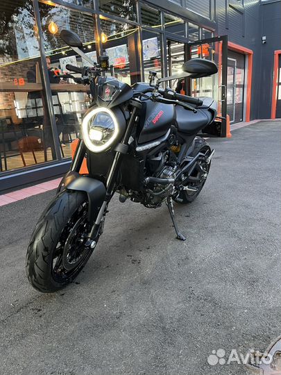 Ducati Monster Plus 2021