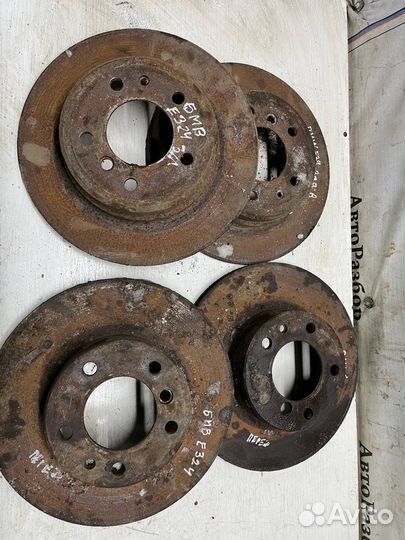 Задний тормозной диск Bmw e34 бмв е34 525