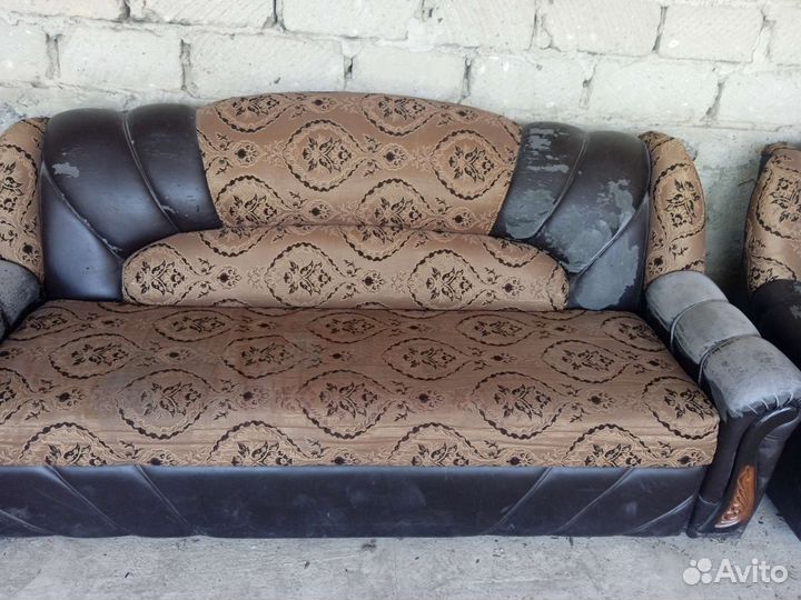 Диваны и кресло бу