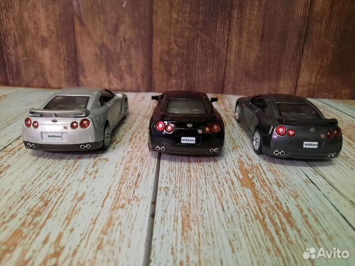 Машинки Kinsmart Nissan GT-R