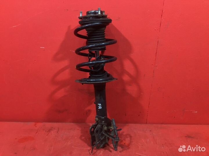 Стойка подвески передняя правая Mitsubishi