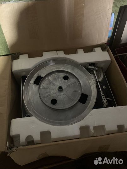 Виниловый проигрыватель