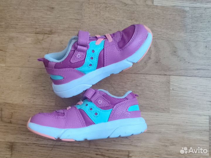 Кроссовки saucony для девочки 25 р(27 русский)