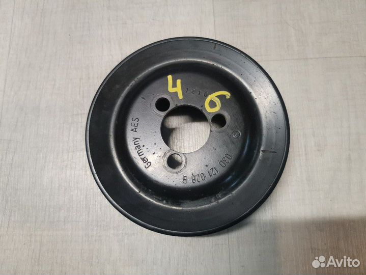 Шкив помпы Skoda Fabia 2 1.2 CGP 2012