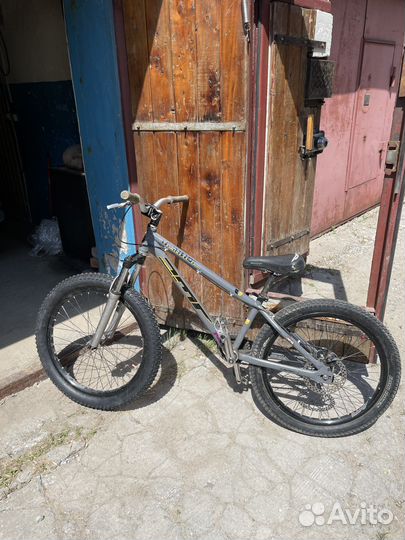 Продам трюковой велосипед стрит DMR