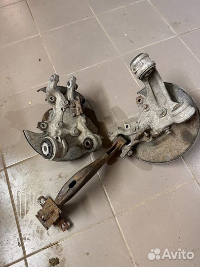 Ступица, кулак в сборе задние на honda civic 4D