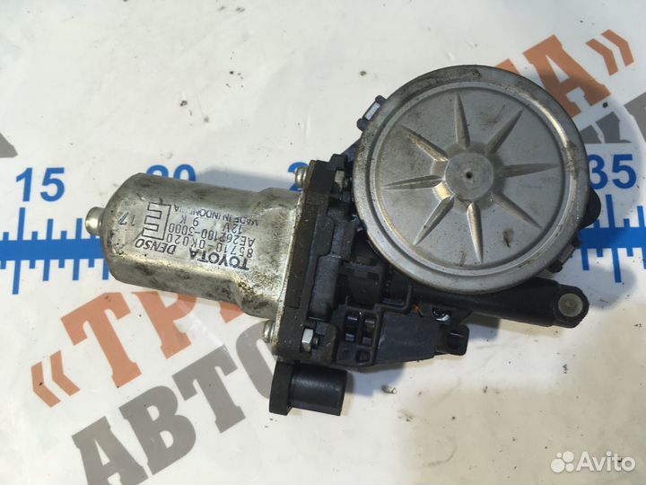 Тойота Моторчик стеклоподъемника задний левый Лев